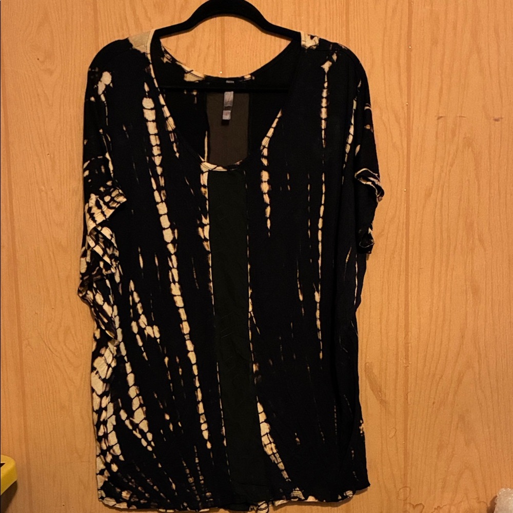 Elegant Black and Cream Women's Blouse